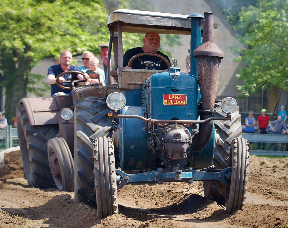 Die Glühköpfe kommen.....Impression vom Treckertreffen 2023 auf Kloster Graefenthal bei Goch / NRW.