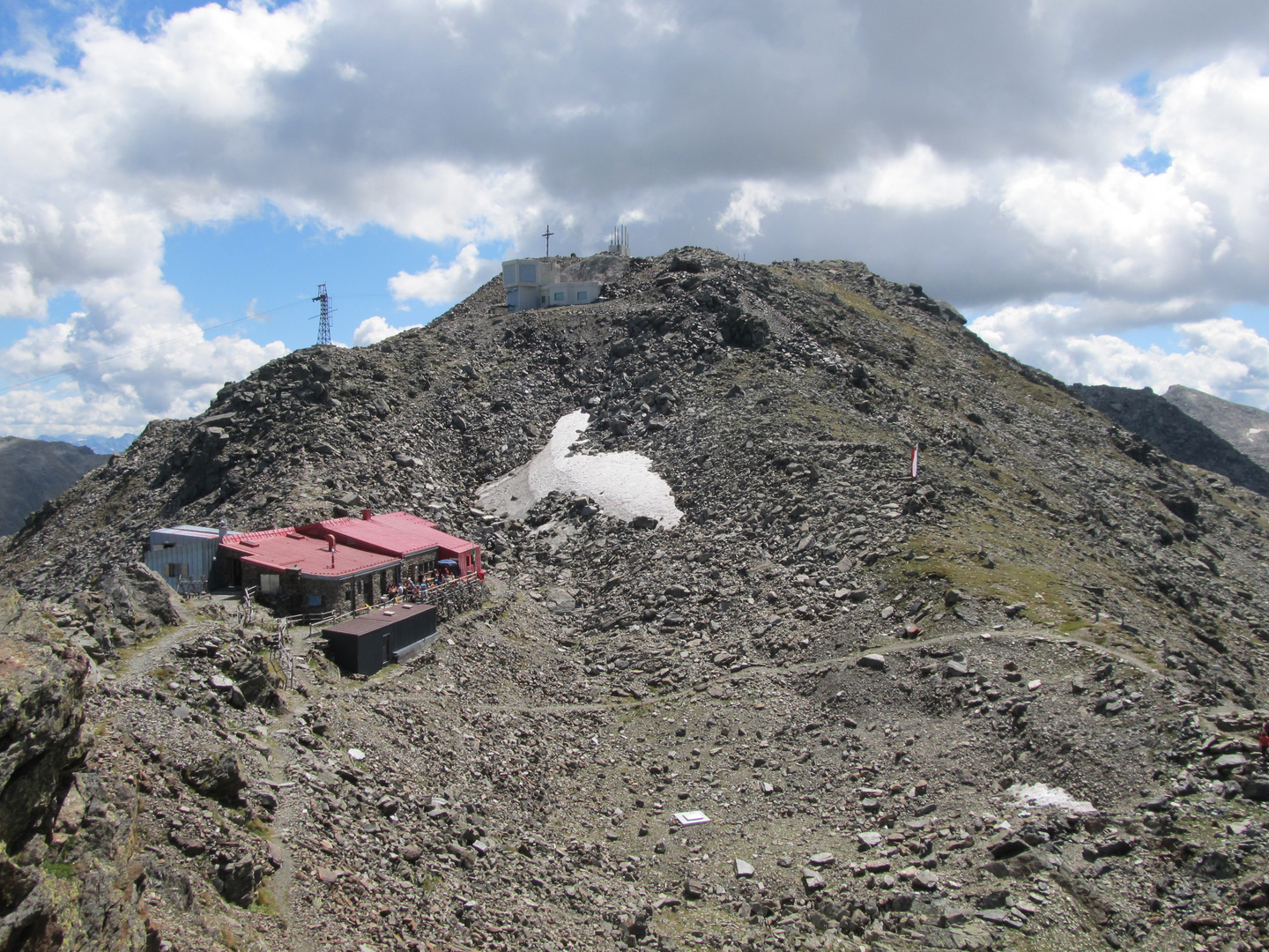 Die Glungezer Hütte am Gipfel