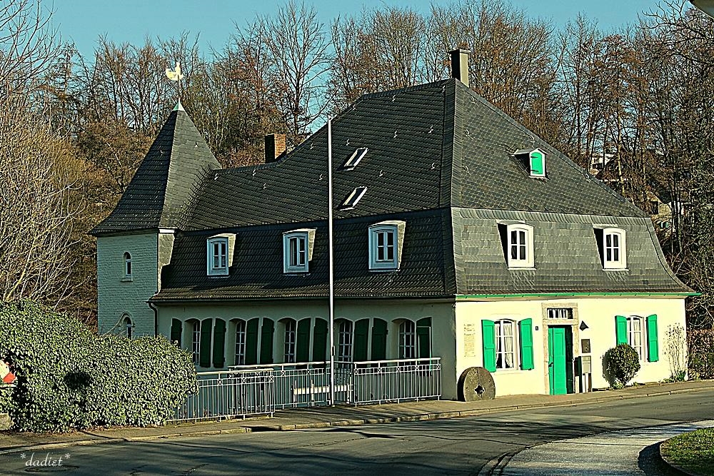Die Goldberger Mühle im strahlenden Sonnenschein Foto & Bild