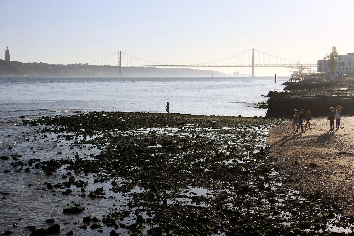 Die "Golden Gate" Bridge von Lissabon...