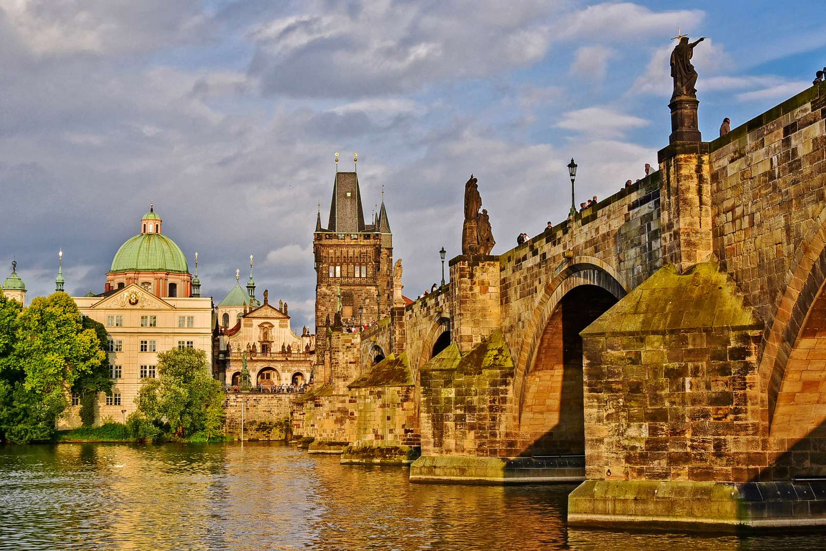 Die goldene Karlsbrücke Prag