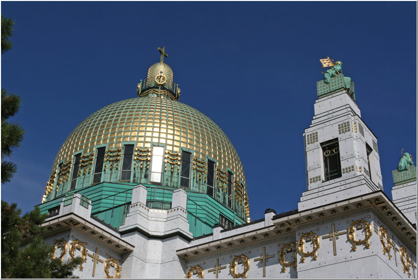 Die goldene Kuppel in der weissen Stadt