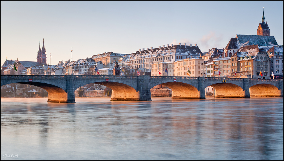 Die goldene Rheinbrücke