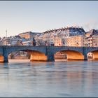 Die goldene Rheinbrücke