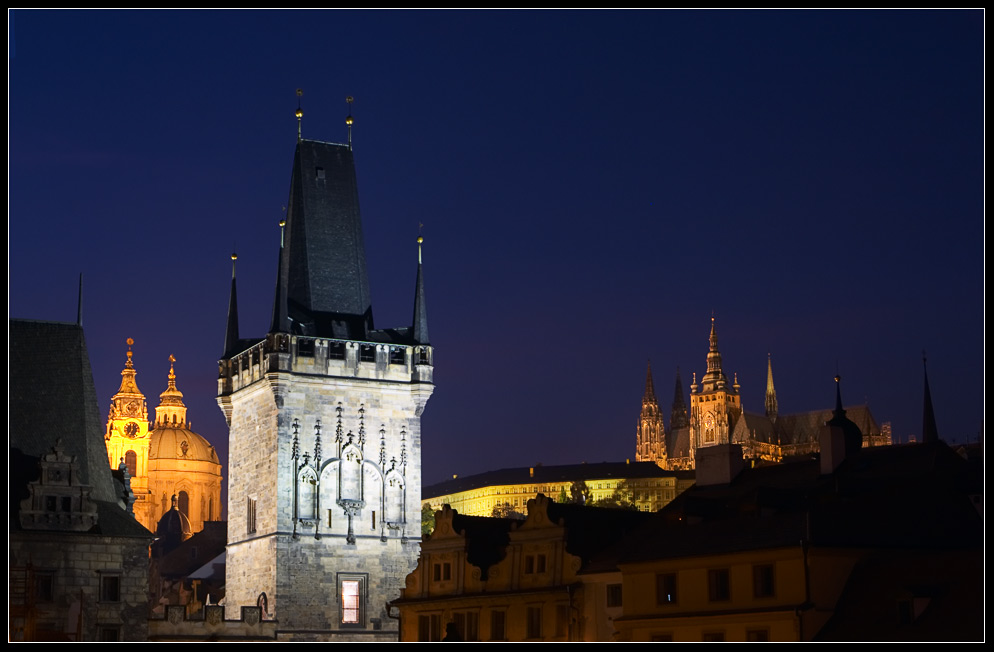 Die goldene Stadt zur blauen Stunde