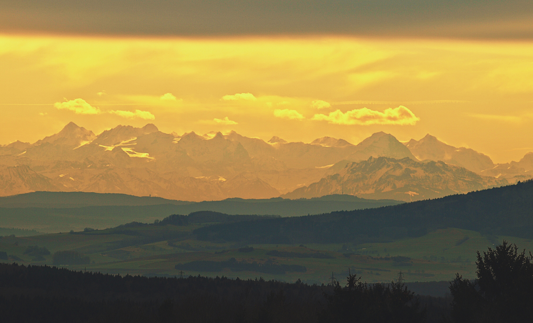 Die goldenen Berge.....Fernsicht III (geschnitten)