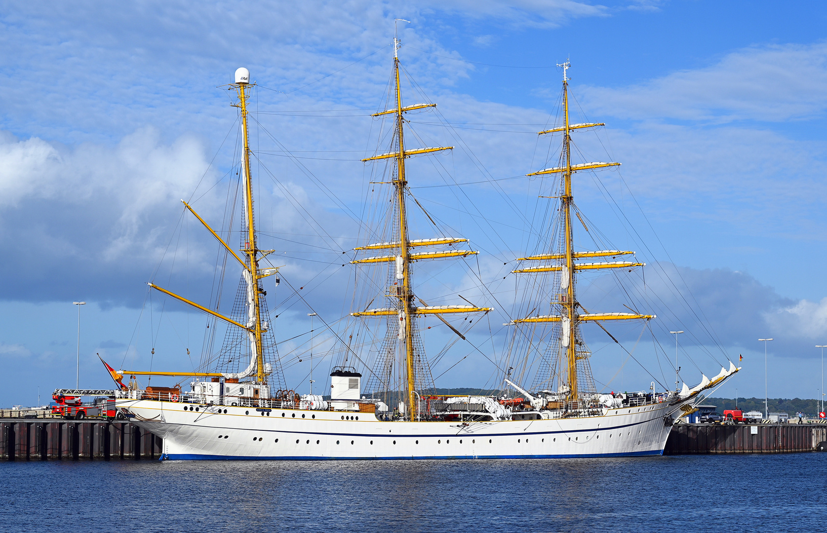 Die GORCH FOCK am Liegeplatz in Kiel