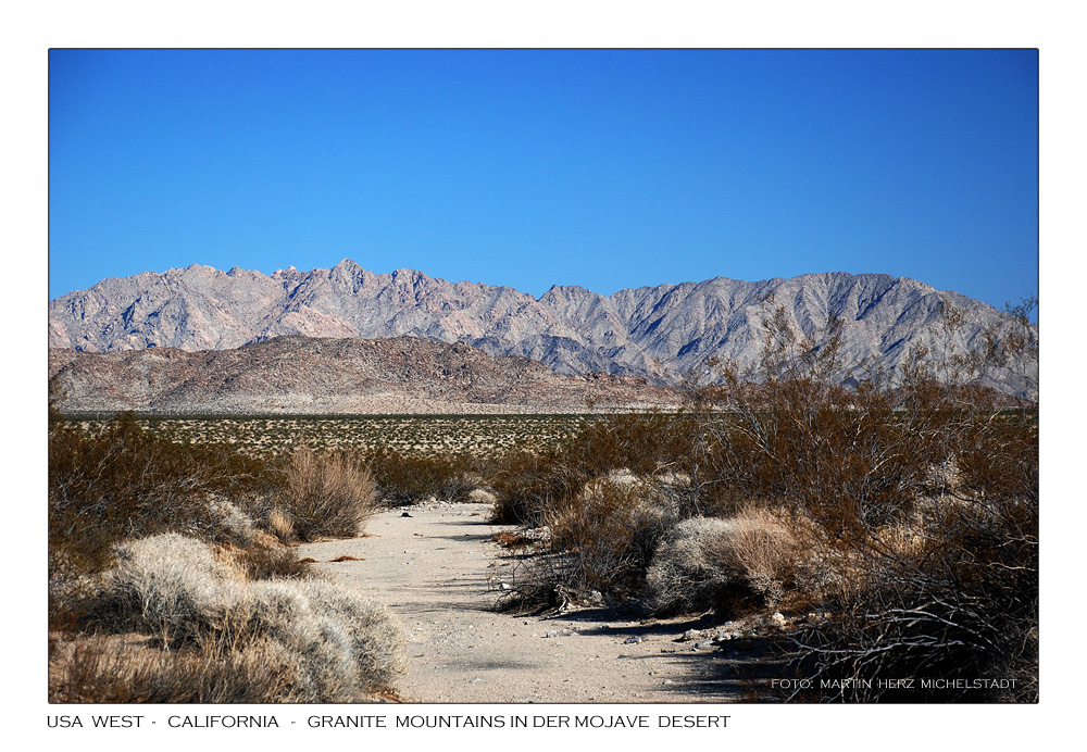 Die Granite Mountains der Mojave Desert