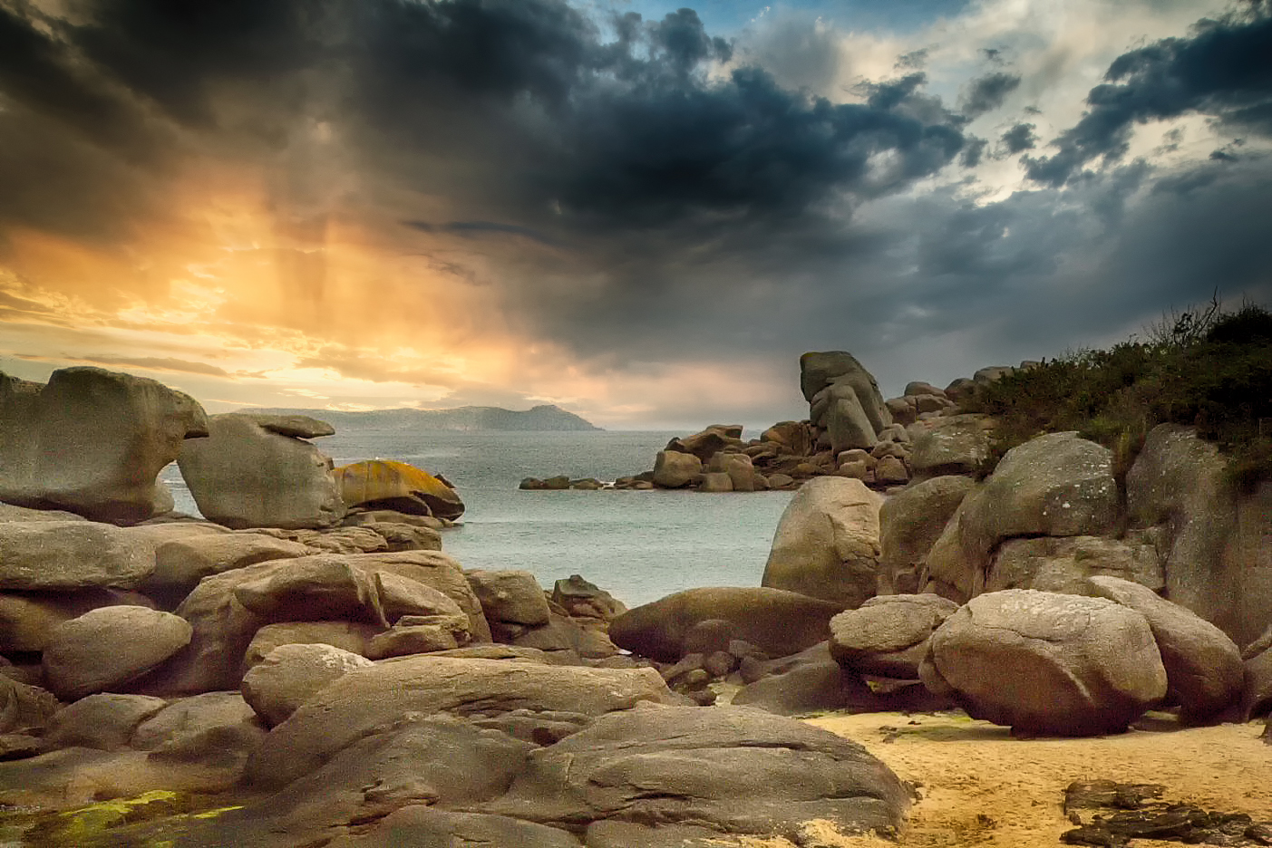 Die Granitfelsen in der Bretagne