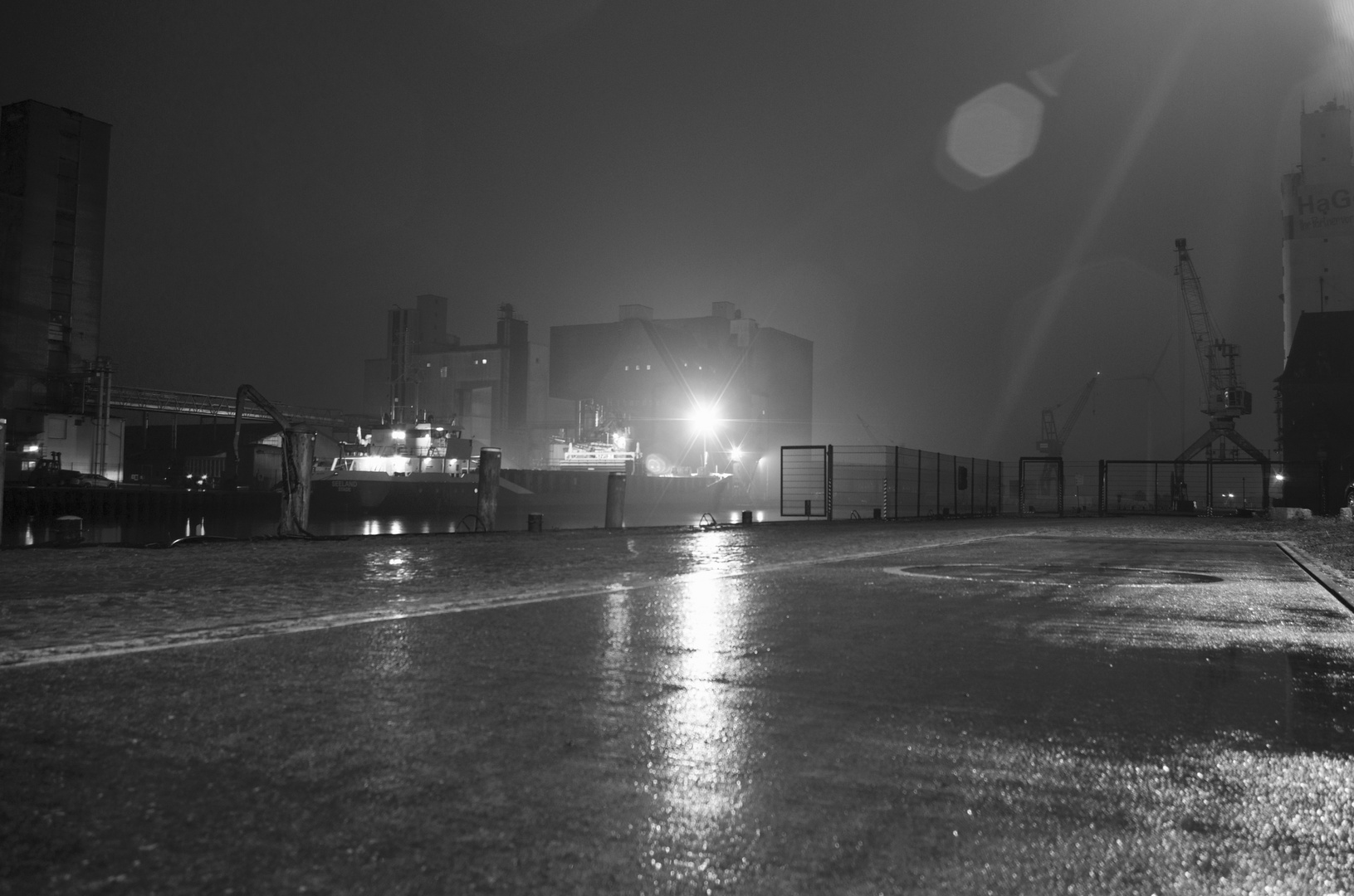 Die graue Stadt am Meer