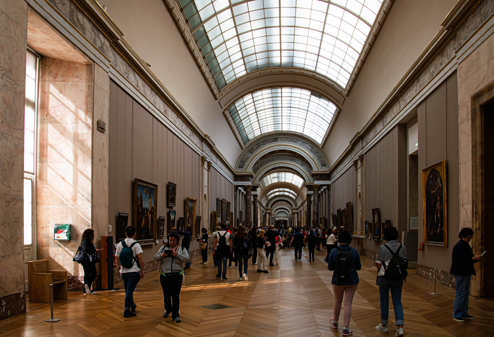 DIE GRÖSSE DES LOUVRE