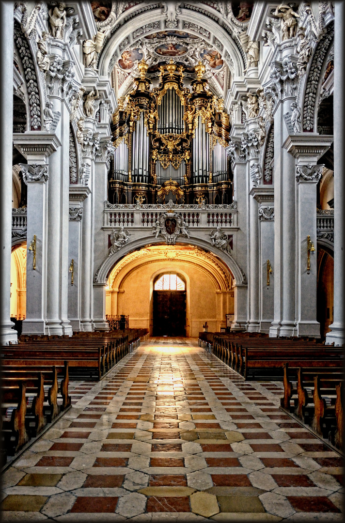 Die größte Kirchenorgel der Welt - Le plus grand orgue d'église du monde...