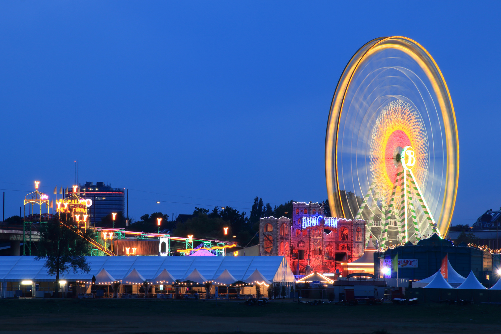 Die größte Kirmes am Rhein