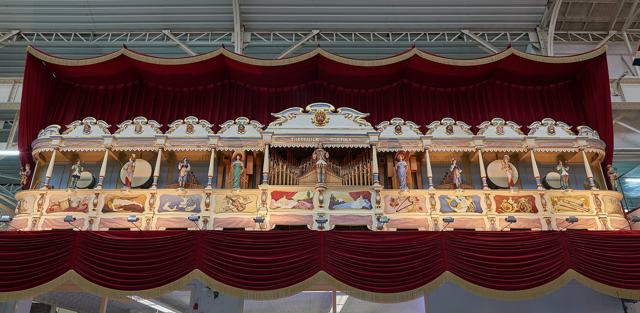 Die größte Tanzorgel der Welt. Die Orgel, wurde von der Firma Mortier gebaut.
