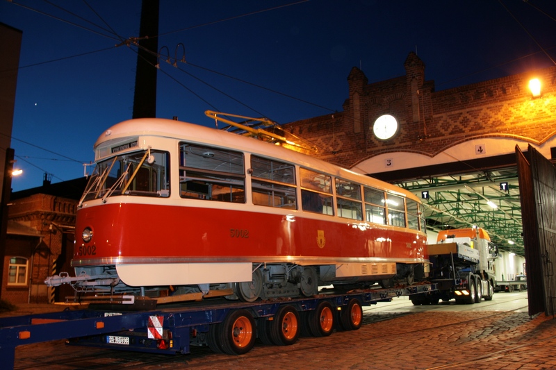 Die Großmutter aller Tatras - Wagen 5002 - in Magdeburg !