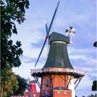 Die grüne Mühle von den beiden Zwillingswindmühlen in Greetsiel