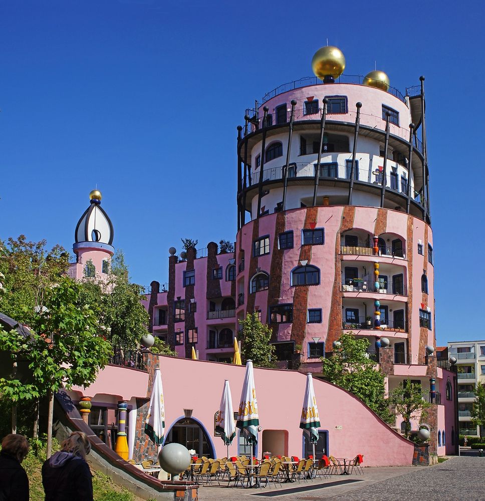 Die Grüne Zitadelle Das Hundertwasserhaus von Magdeburg Foto & Bild