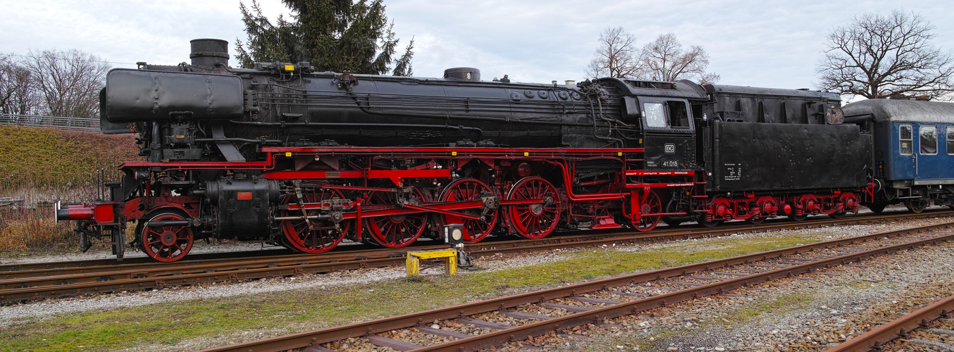 Die Güterzug-Einheitsdampflok 41 018