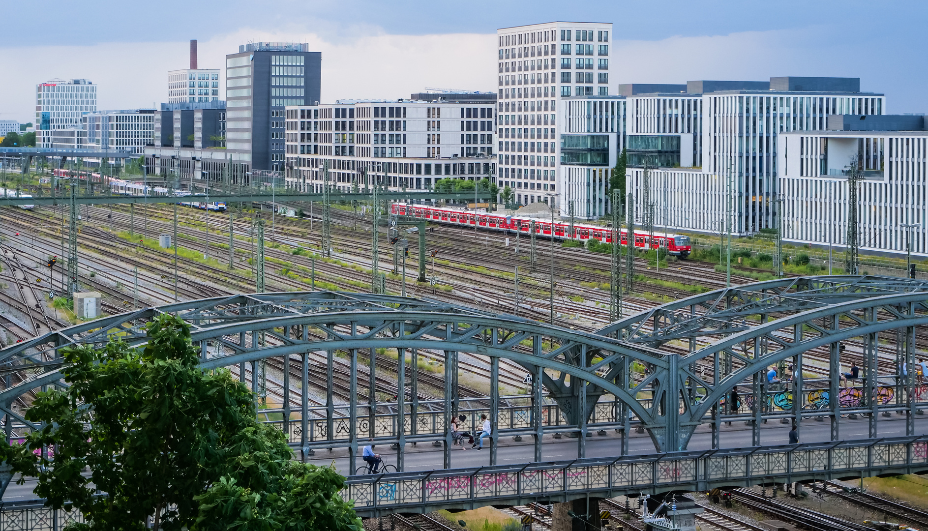 Die Hackerbrücke ...