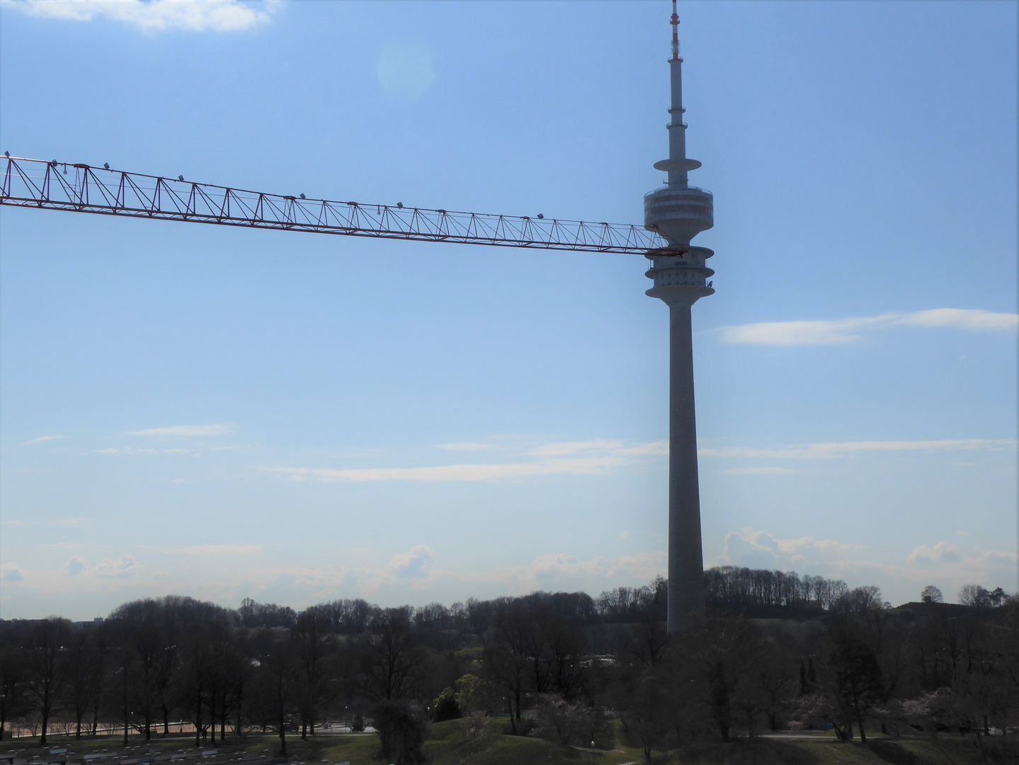 Die Hängebrücke auf den Fernsehturm....