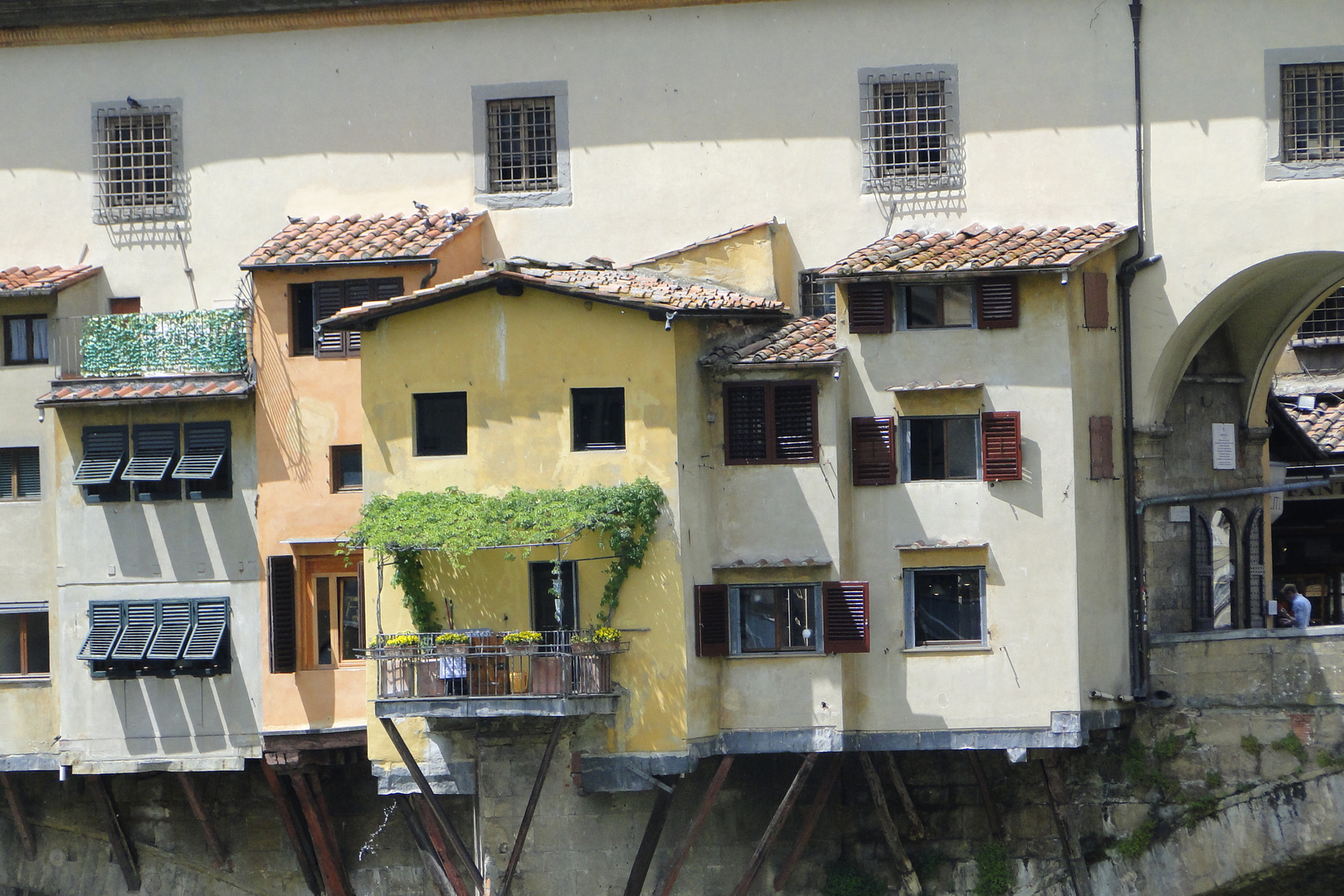 Die hängenden Läden vom Ponte Vecchio