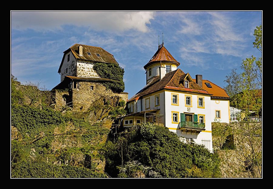 Die Häuser unterhalb der Ruine...