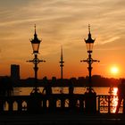 Die Hamburger Außenalster im Sonnenuntergang