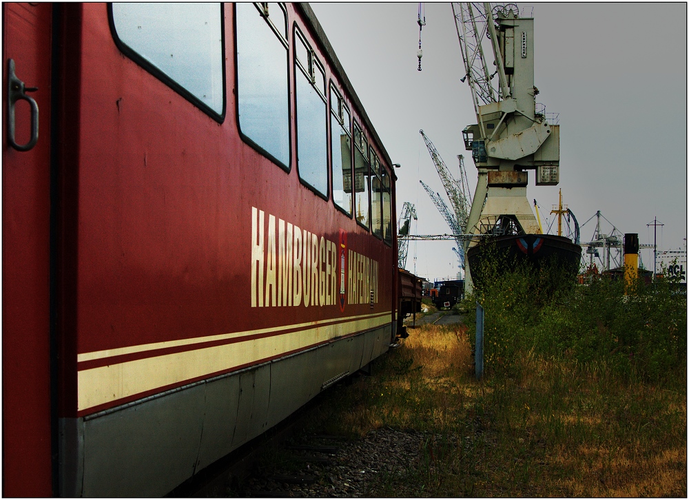 ... die Hamburger Hafenbahn ...