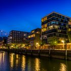 Die Hamburger Hafencity zur blauen Stunde