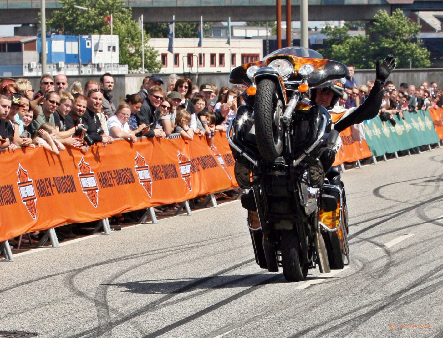 Die Harley Days winken...