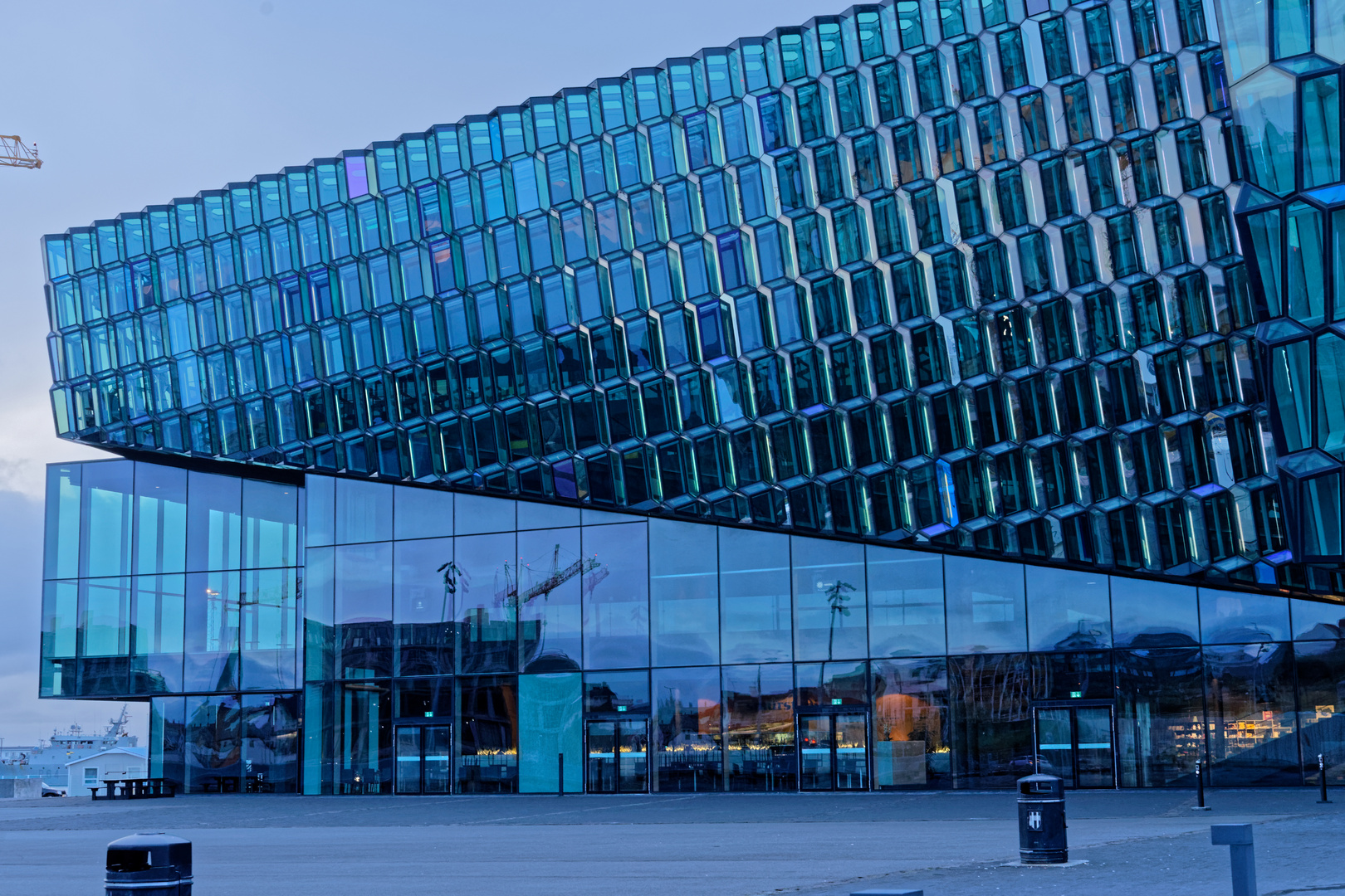 die Harpa zum Spiegeltag