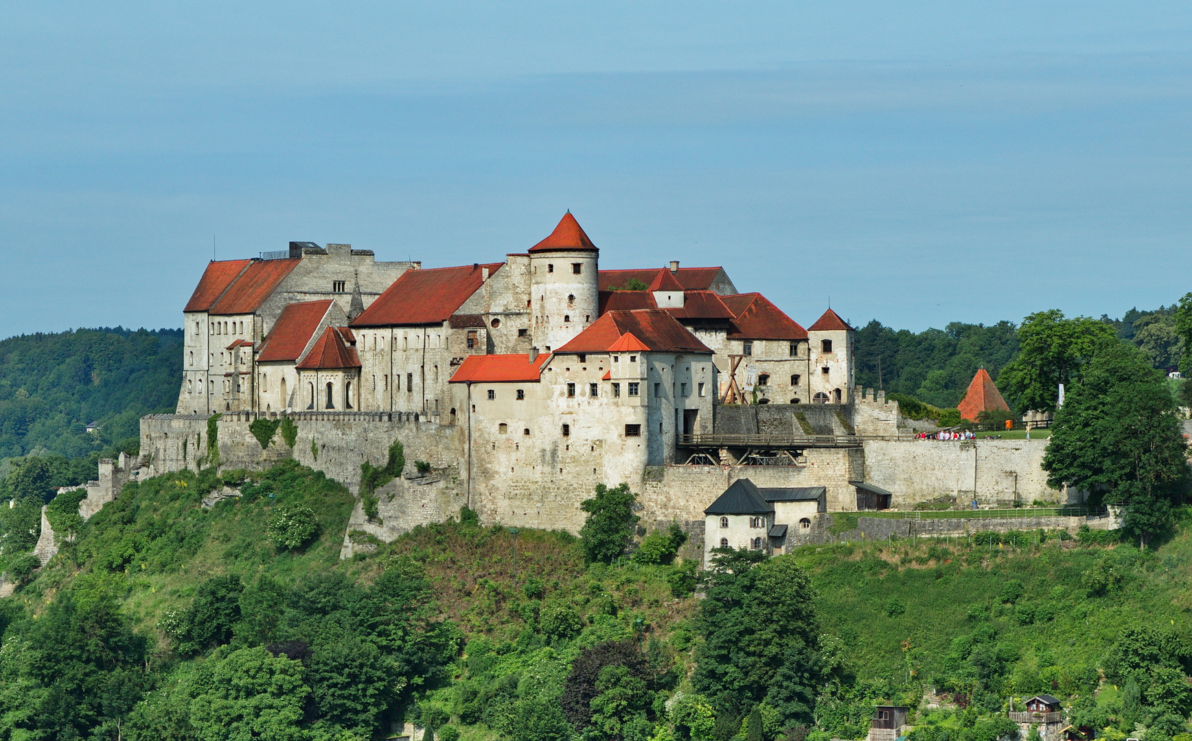 Die Hauptburg.....