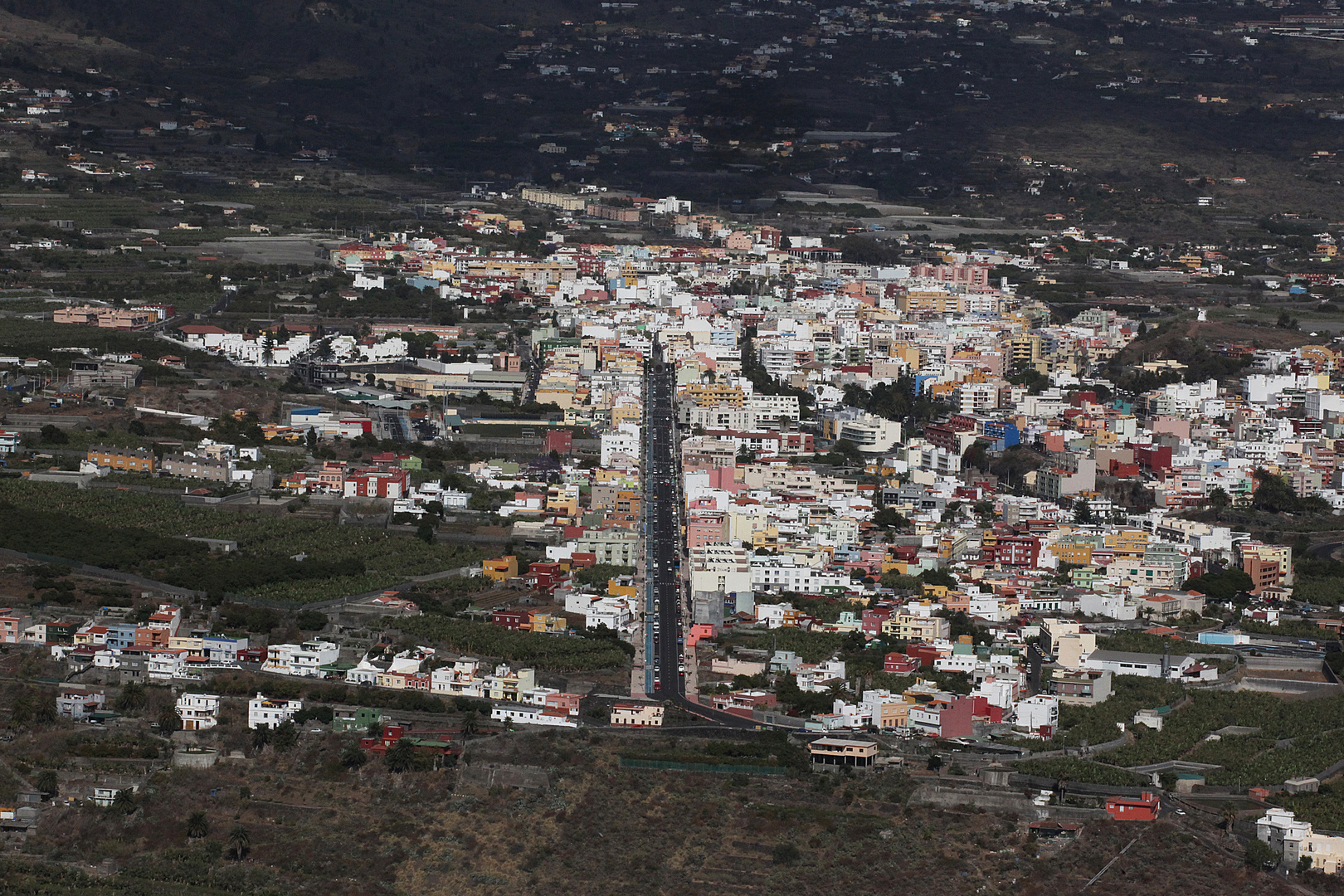 Die Hauptstrasse von Llanos  ..