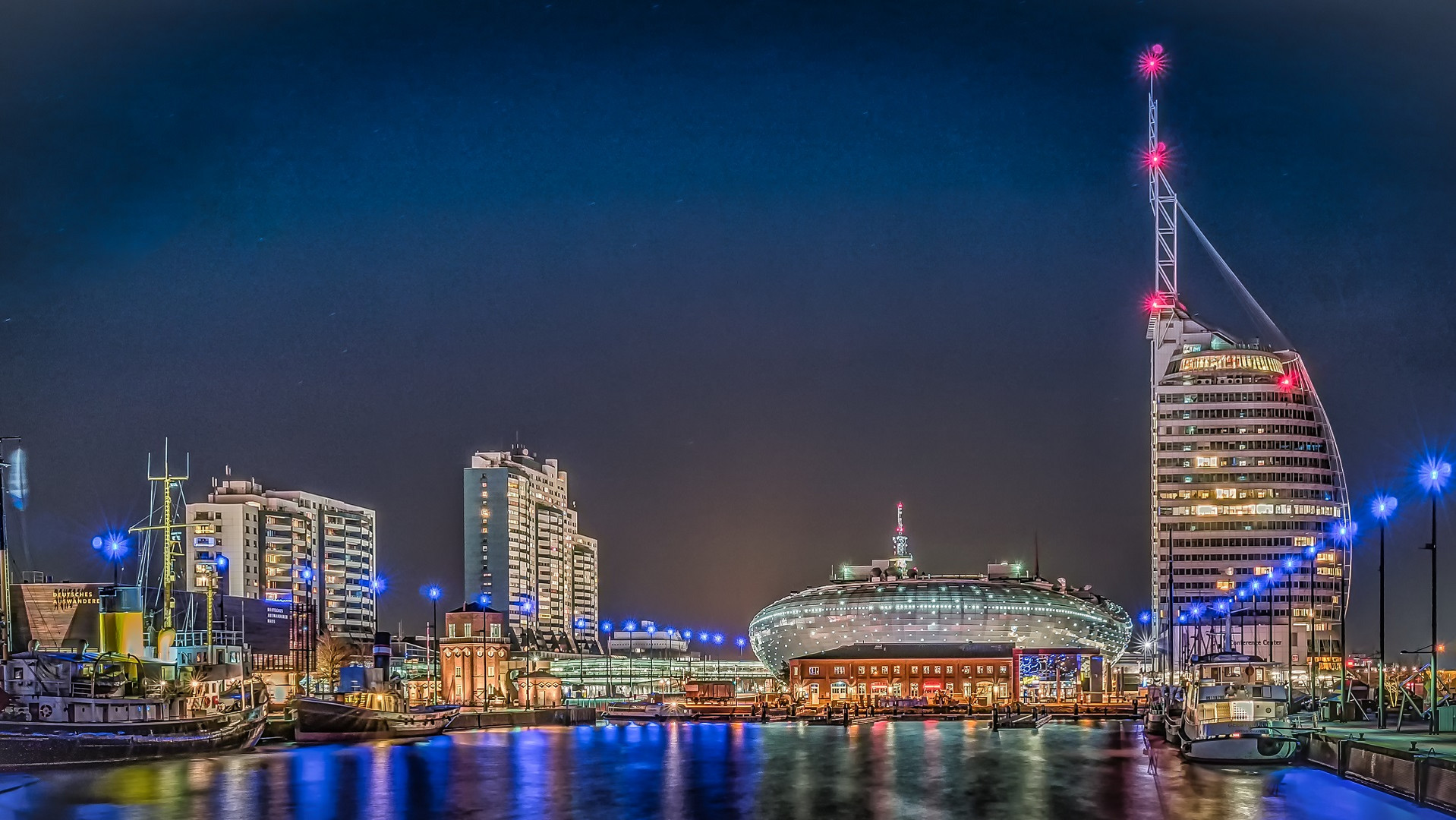 die "Havenwelten" Bremerhaven am Abend