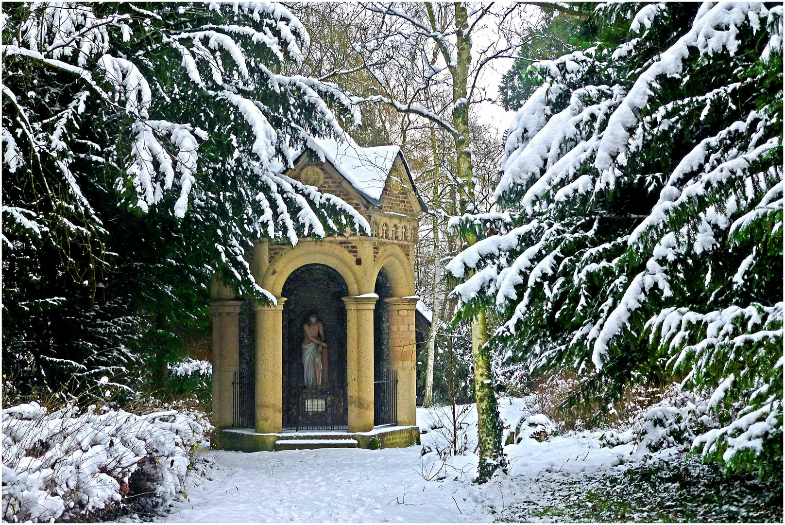 Die heiligen Orte zu Arenberg im Winter (Tempelchen mit der Geißelung Jesu)