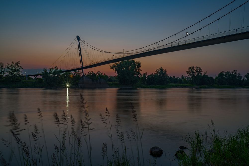 Die Herrenkrugbrucke Magdeburg Von Links Foto Bild World Sonnenuntergang Nacht Bilder Auf Fotocommunity