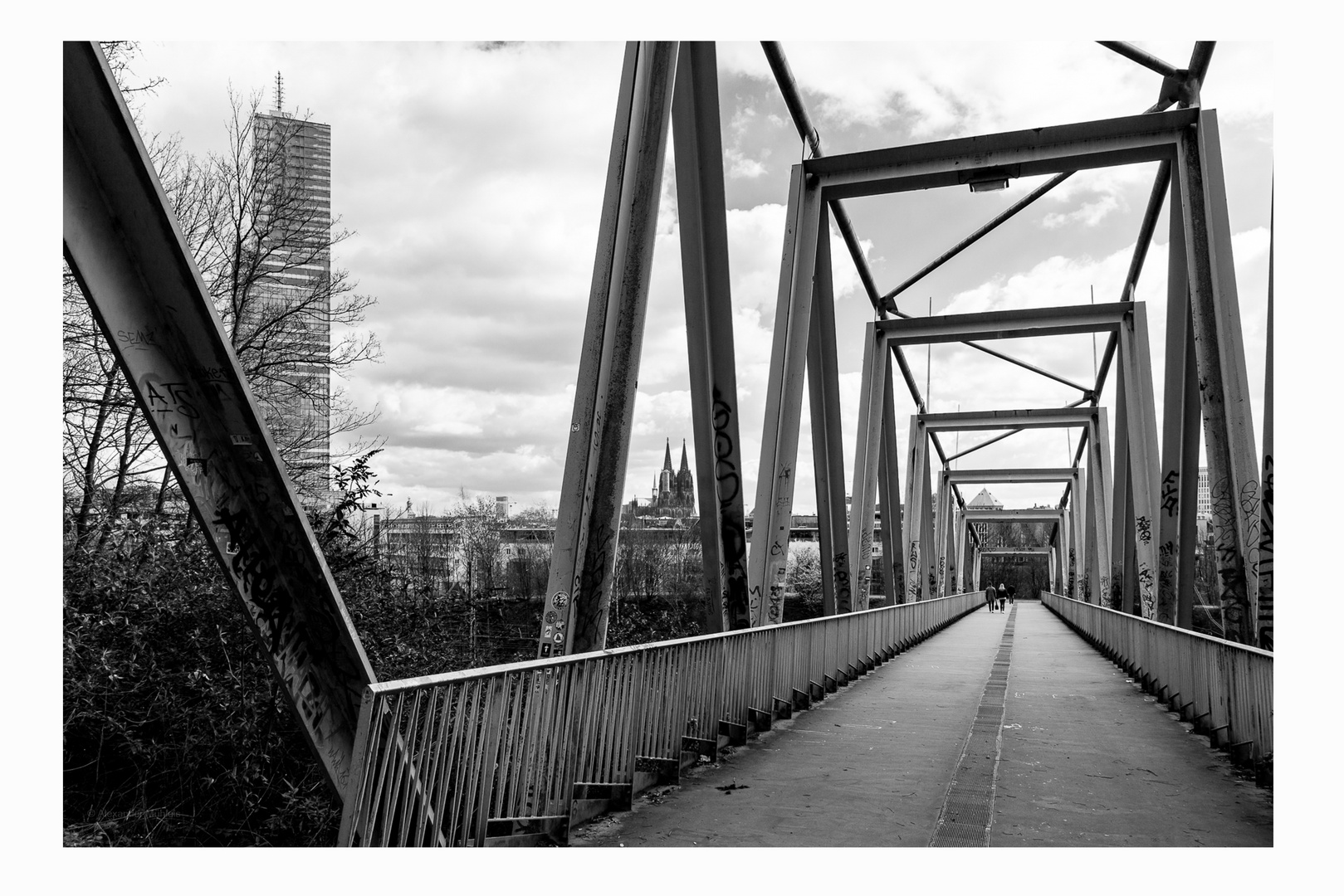 Die "Heuschreckenbrücke" am Herkulesberg in Köln