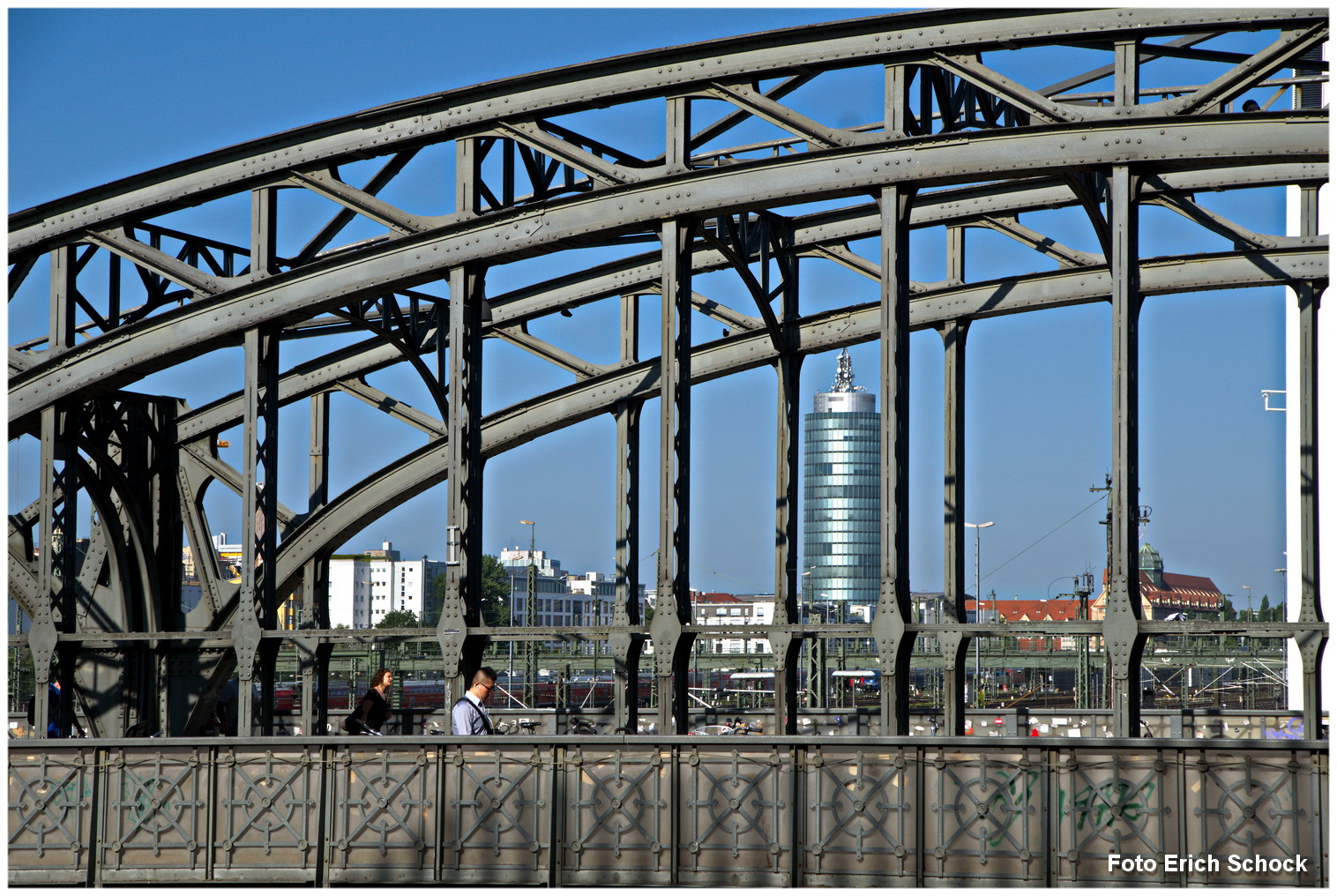 Die historische Hackerbrücke in München