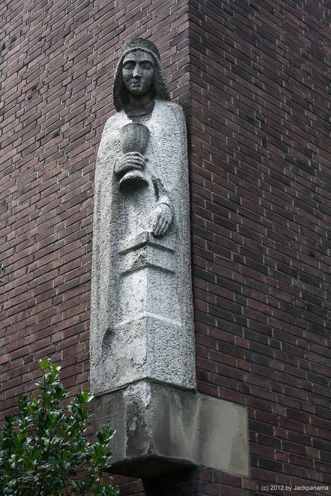 Die Hl. Barbara an der stillgelegten Kirche St. Barbara, Bottrop