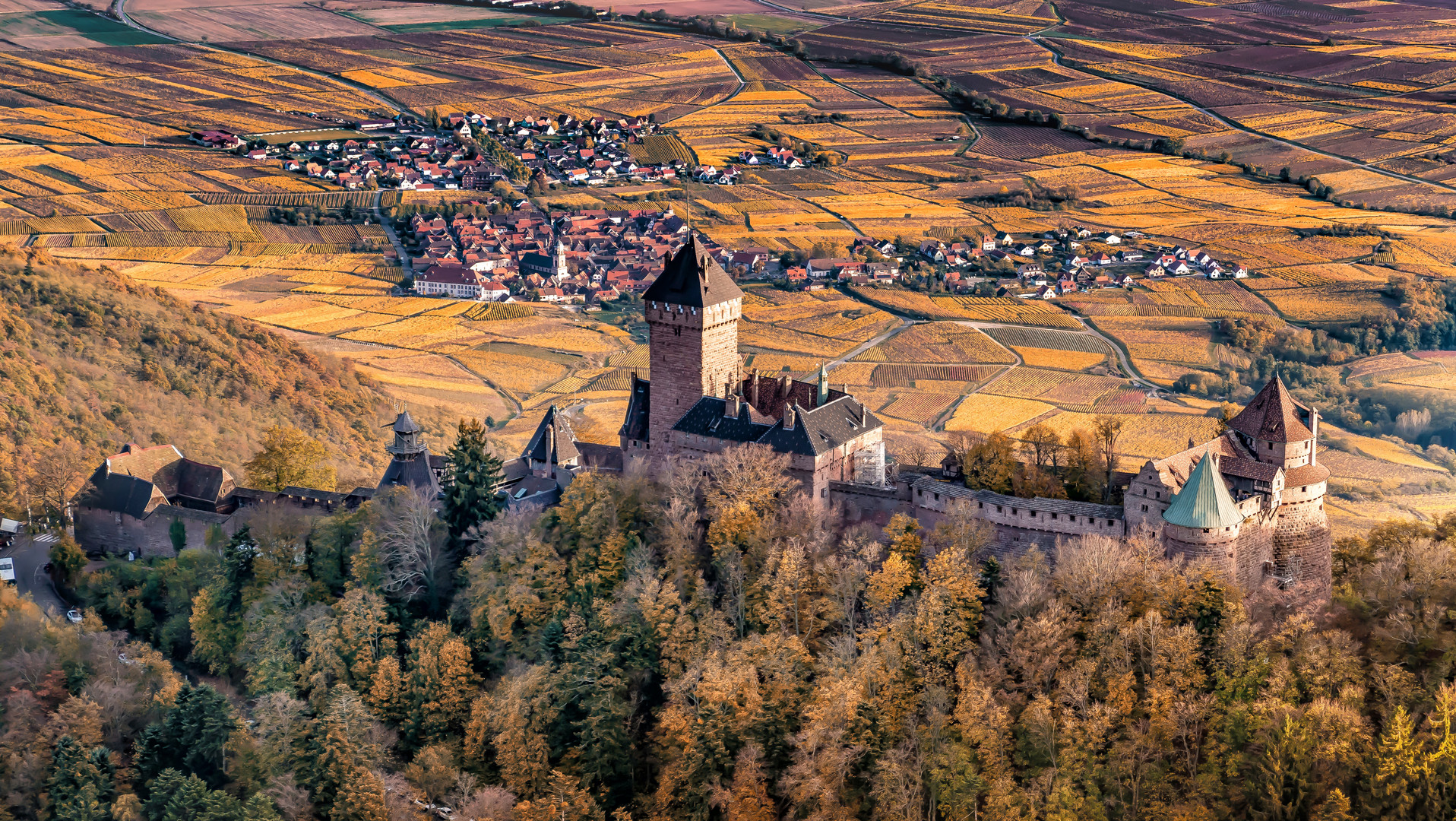 die Hochkönigsburg im Hebst 