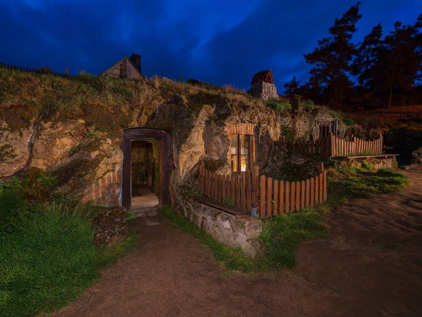 Die Höhlenwohnungen von Langenstein (3)