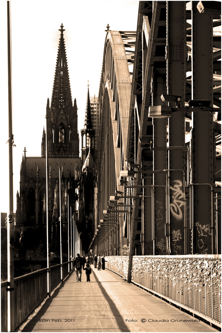 Die Hohenzollernbrücke Köln