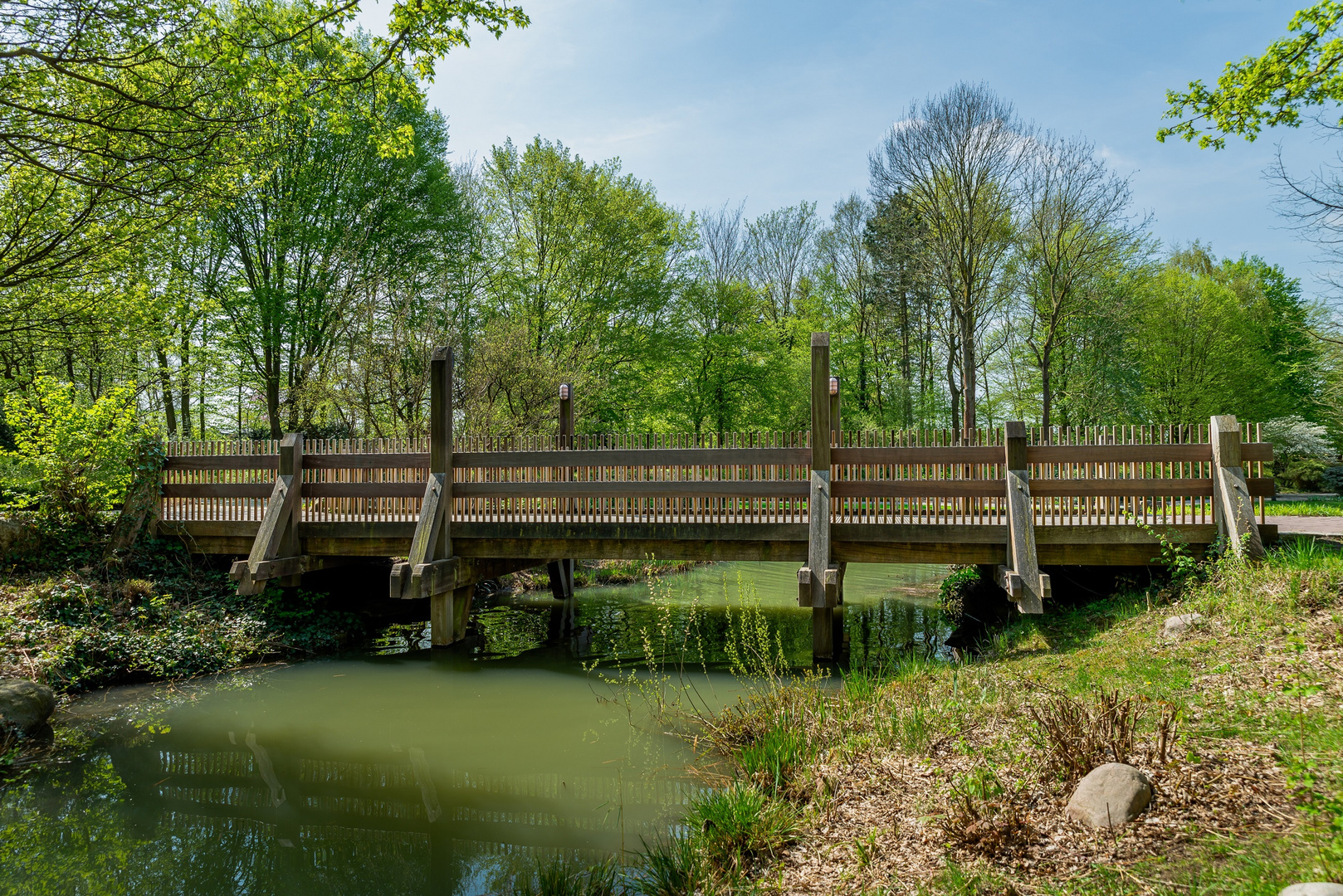 Die Holzbrücke. (Maxi-Park in Hamm) 