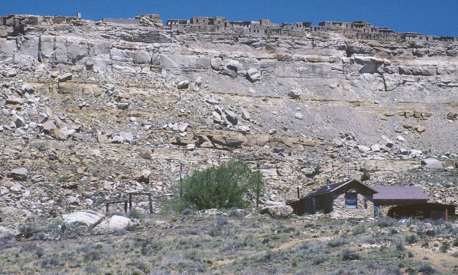 Die Hopi leben auf Hochplateaus, wie die First und Second Mesa...