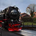 Die HSB 99 auf der Drehscheibe in Wernigerode 001 