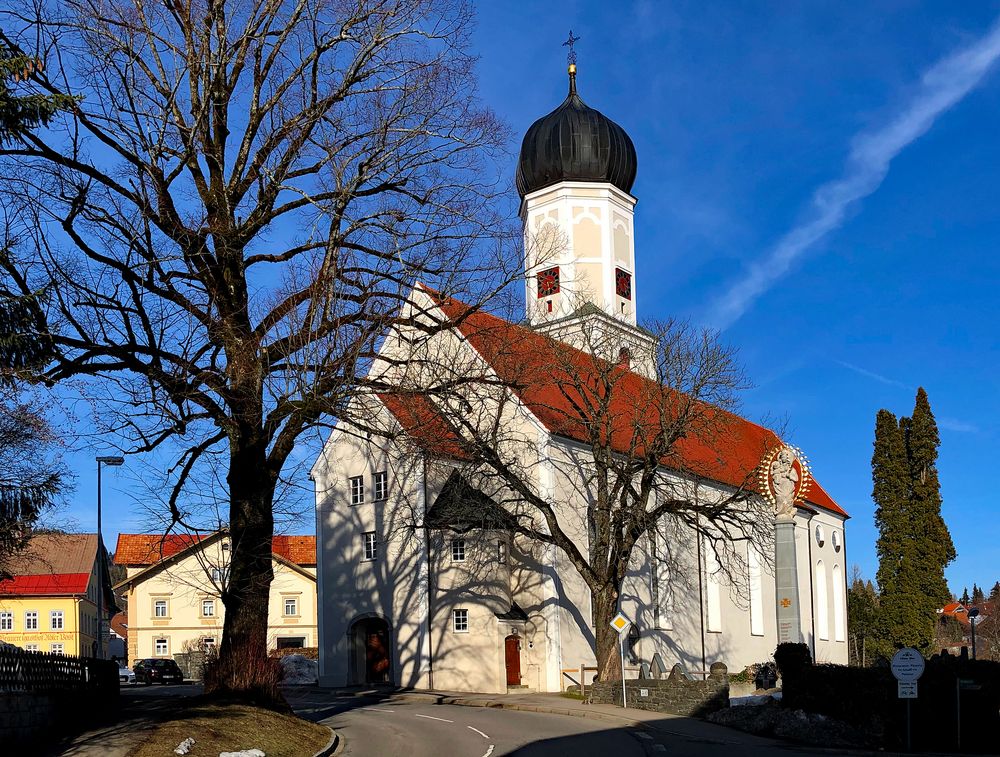 Die hübsche Kirche von Rettenberg