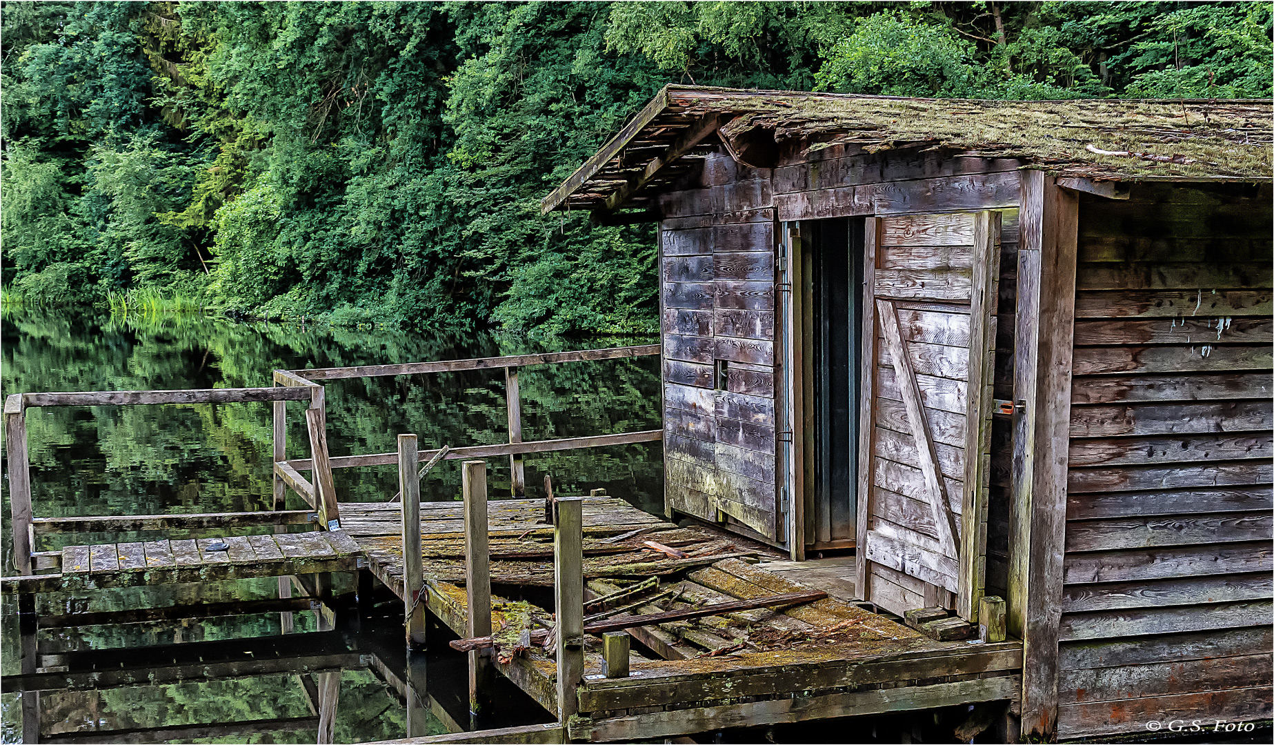 Die Hütte am Teich.......