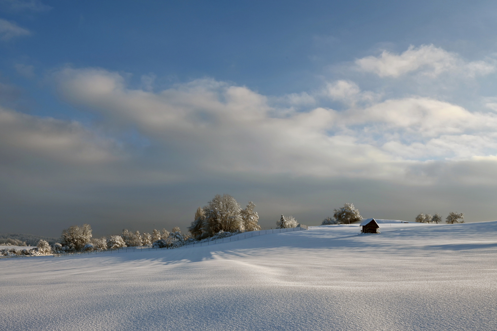 Die Hütte im Schnee