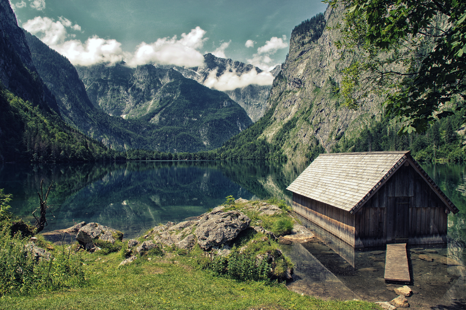 Die Hütte im See