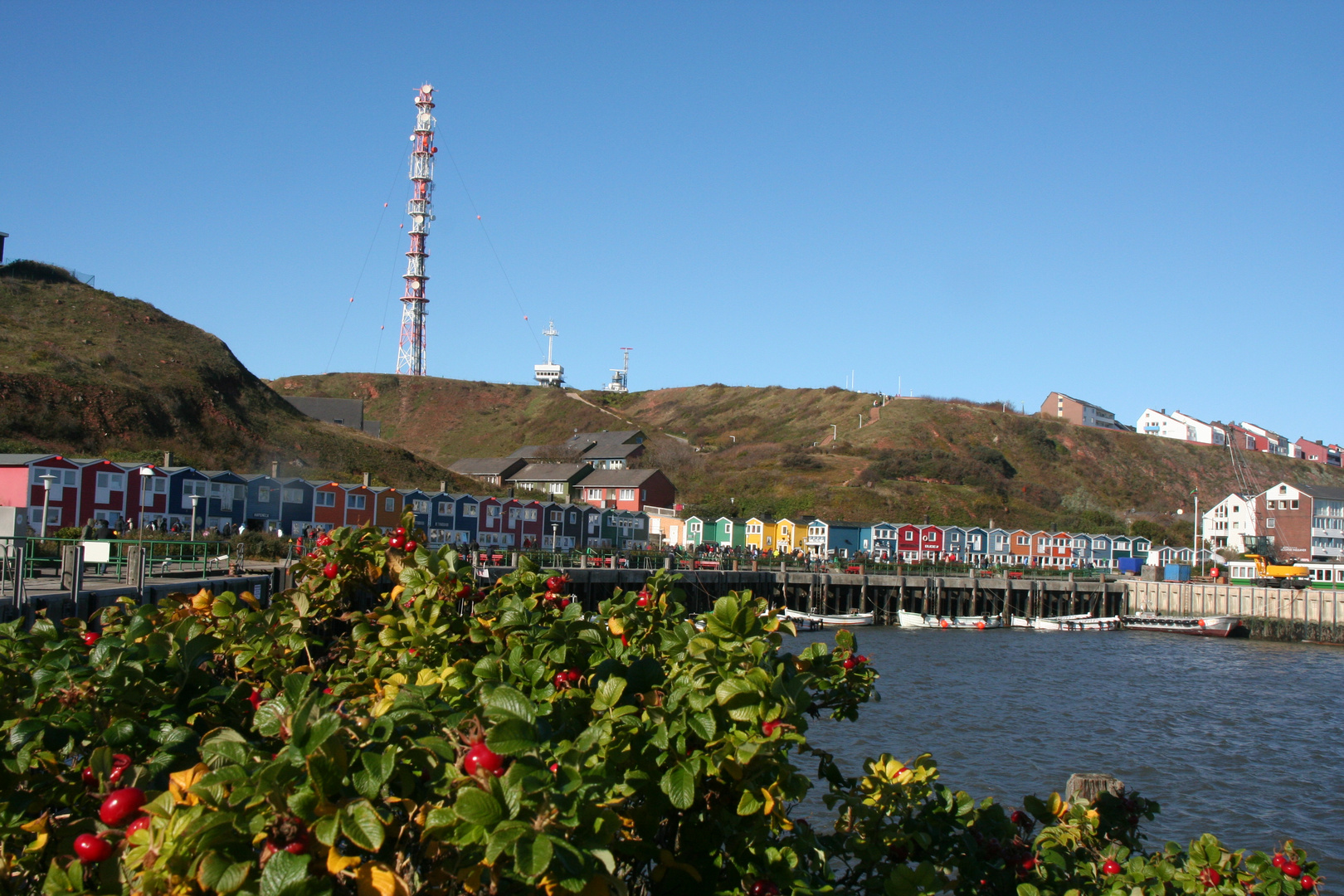 Die Hütten der Hummerfischer auf Helgoland im Herbst